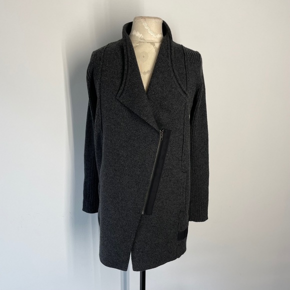 NWT Athleta Thermolite Sentinel Sweater Coat Gray XS - Picture 3 of 10
